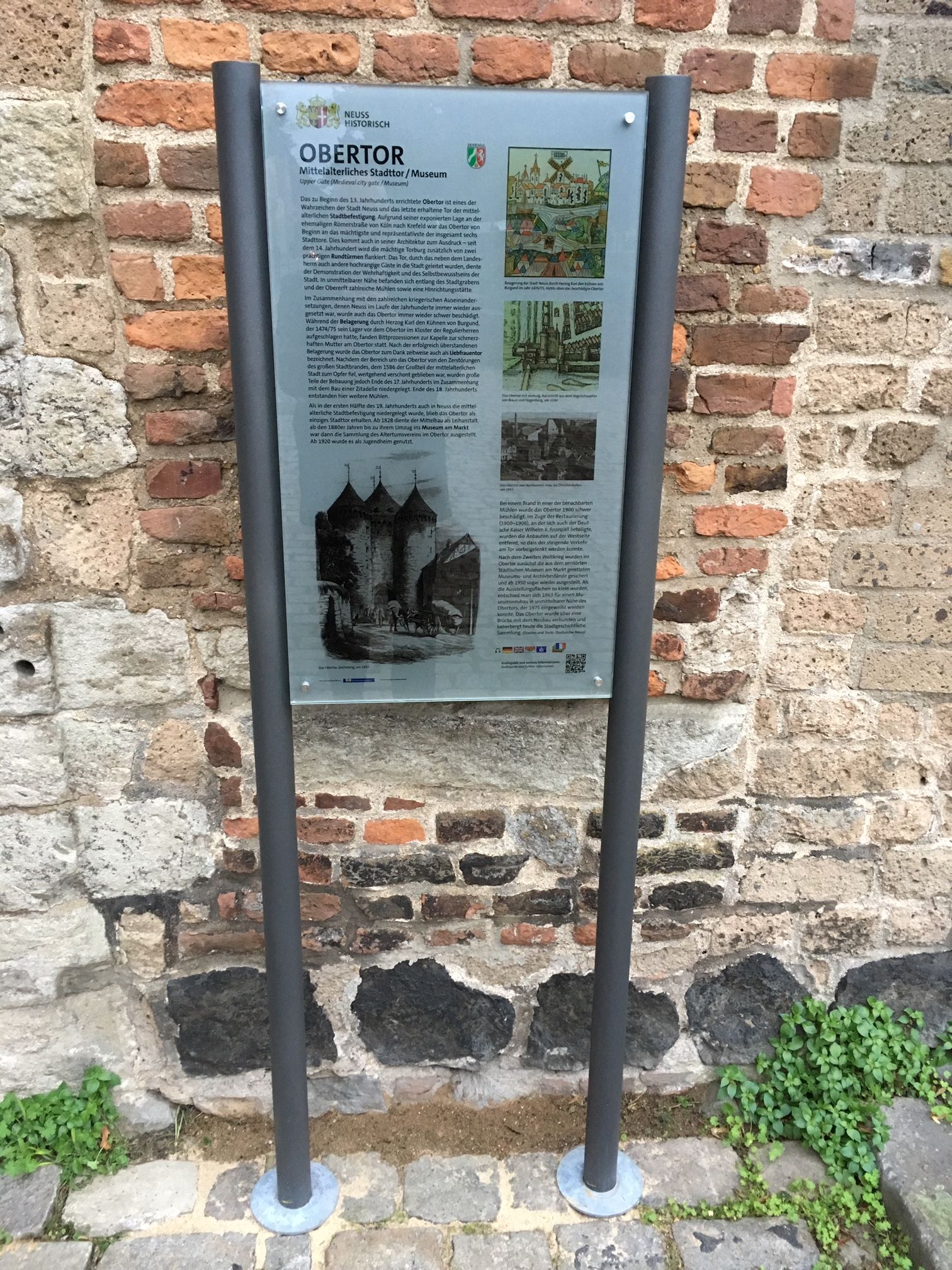 Tafel mit Stele Obertor Draufsicht.jpg