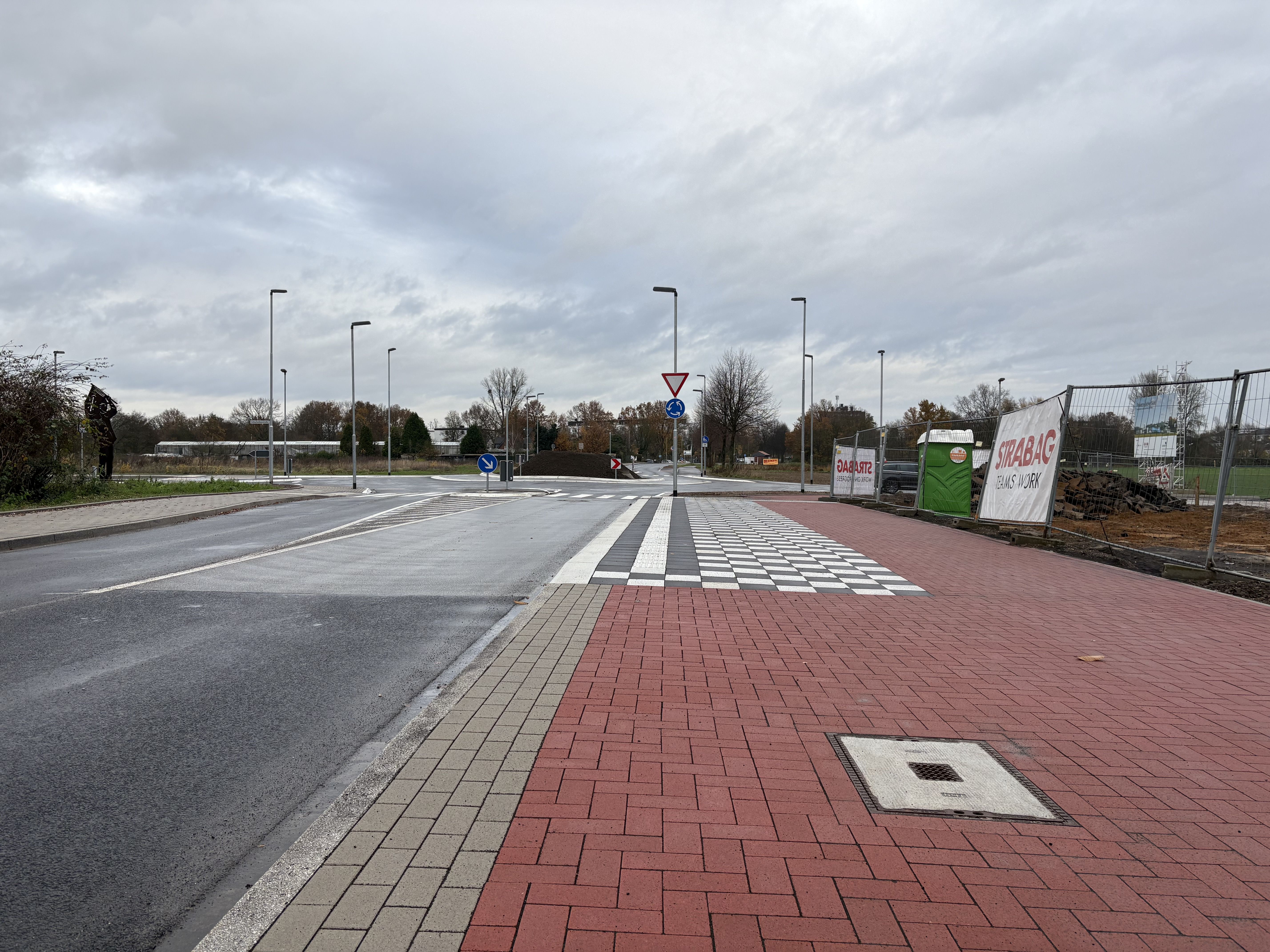 2024-11-28 Kreisverkehr zwei Monate früher fertig als geplant 03.jpg