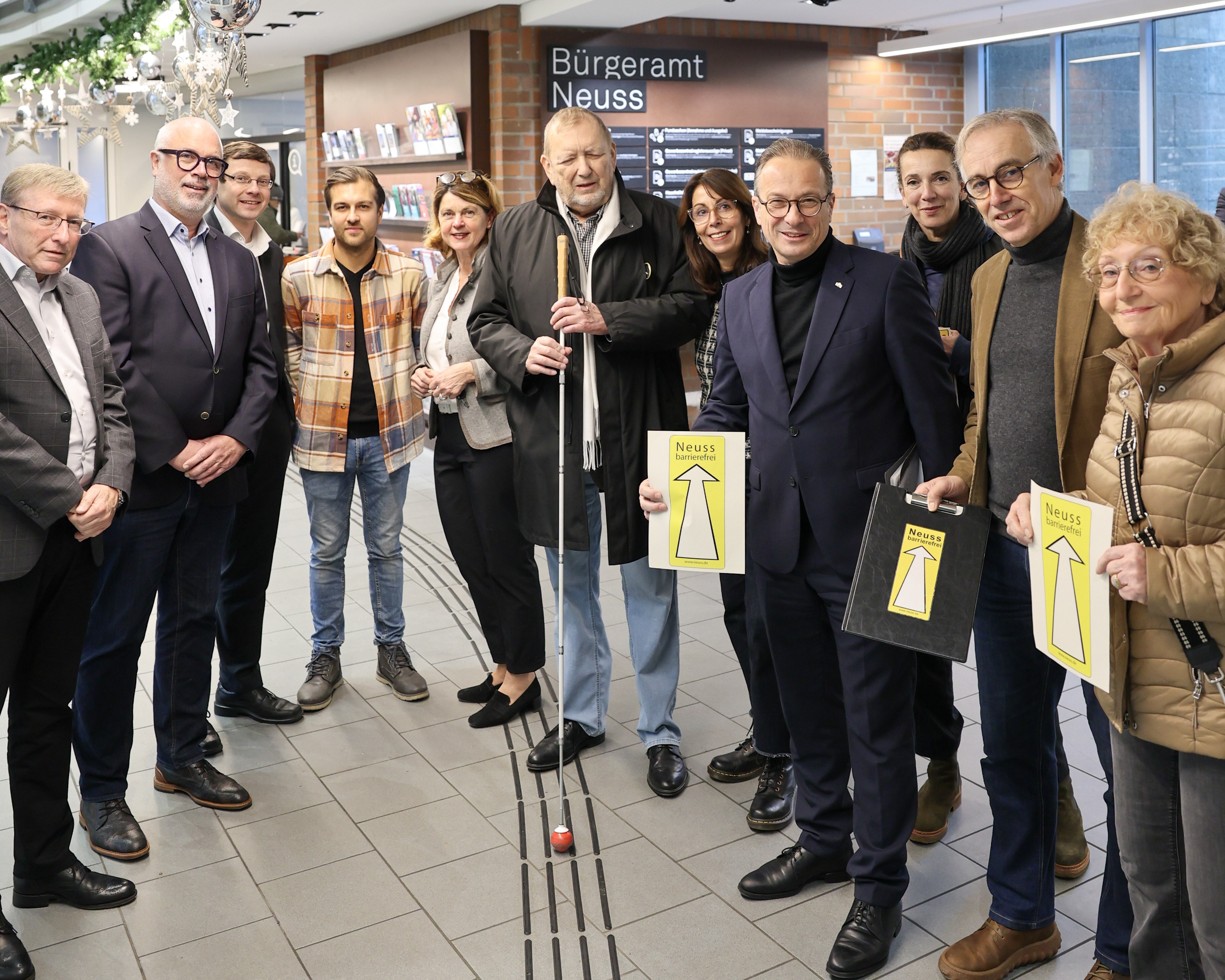 Bürgeramt erhält Signet „Neuss barrierefrei“