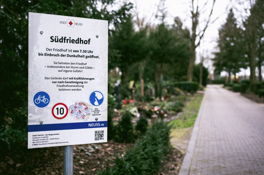 Neupflanzungen auf Neusser Südfriedhof